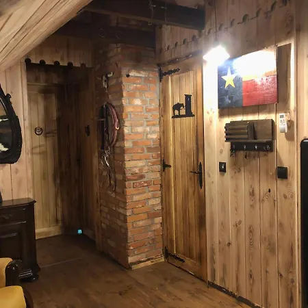 Cowboy Cabin Apartment *